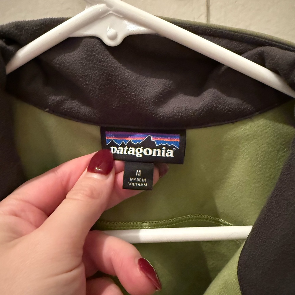 Patagonia Sage Green Performance Jacket - Picture 9 of 14